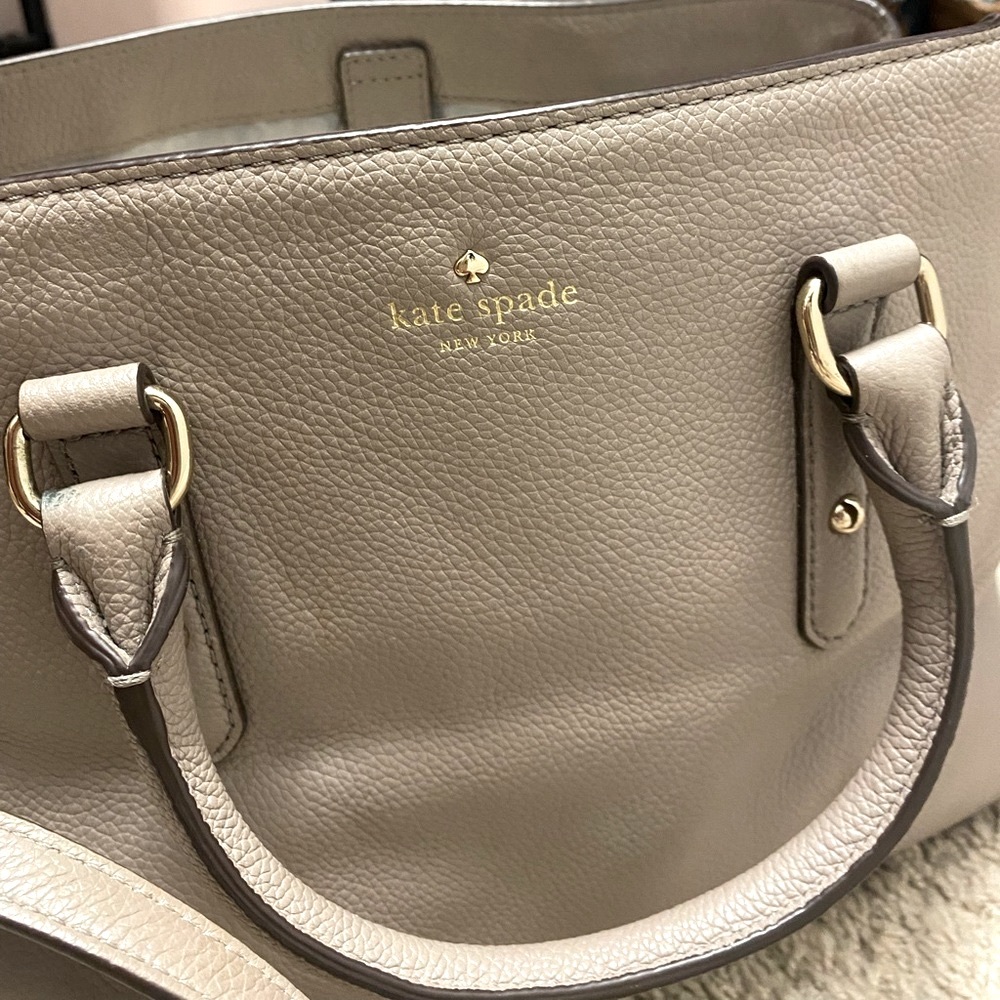Kate spade purse⚡️ only 1.5 years old - Picture 1 of 8